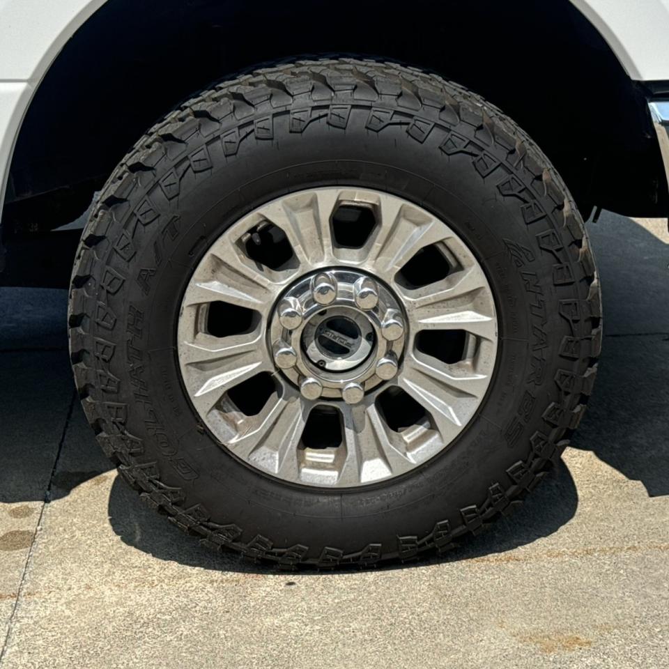 2022 Ford SUPER DUTY F-250 SRW XLT Photo