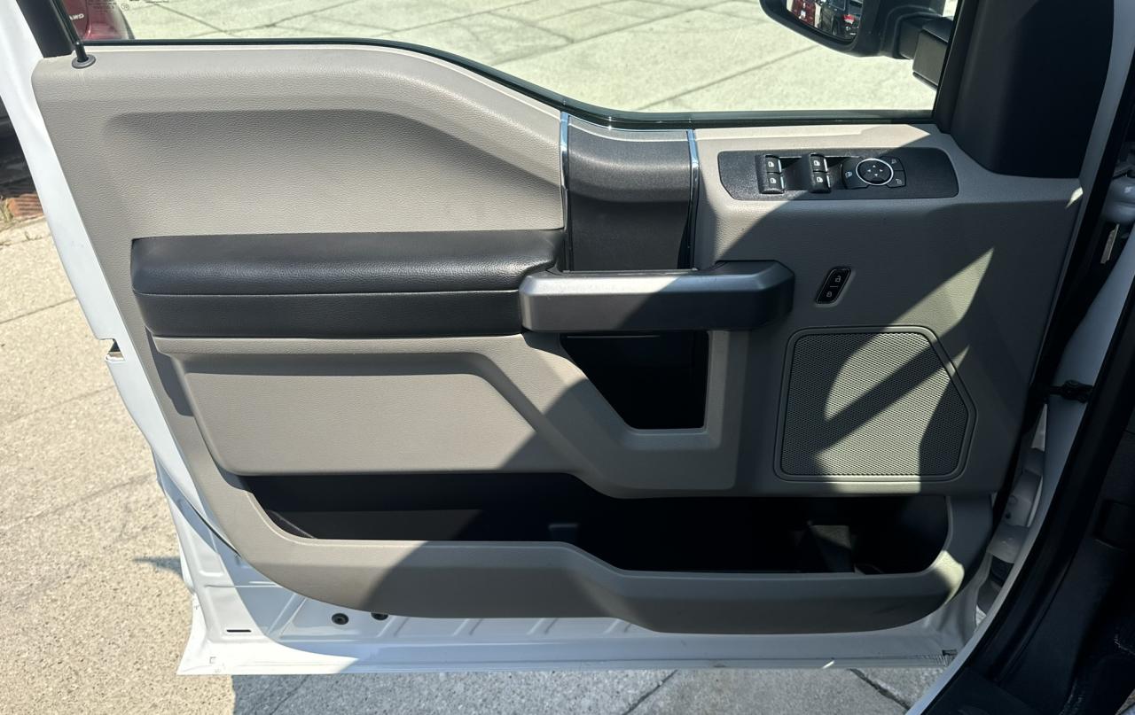 2022 Ford SUPER DUTY F-250 SRW XLT Photo