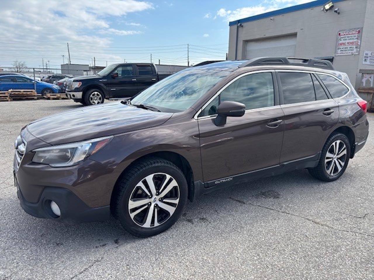 2019 Subaru Outback LIMITED - Photo #5