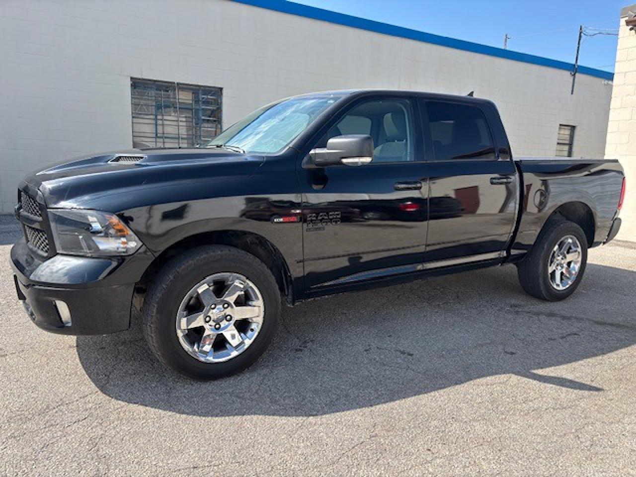 2019 RAM 1500 Classic SLT - Photo #2