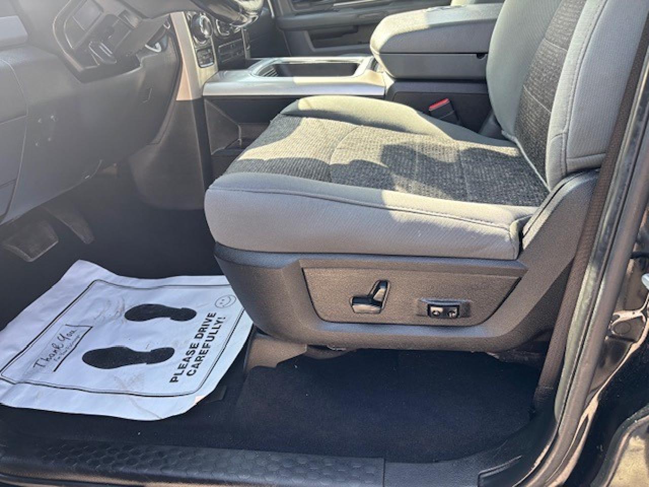 2019 RAM 1500 Classic SLT - Photo #12