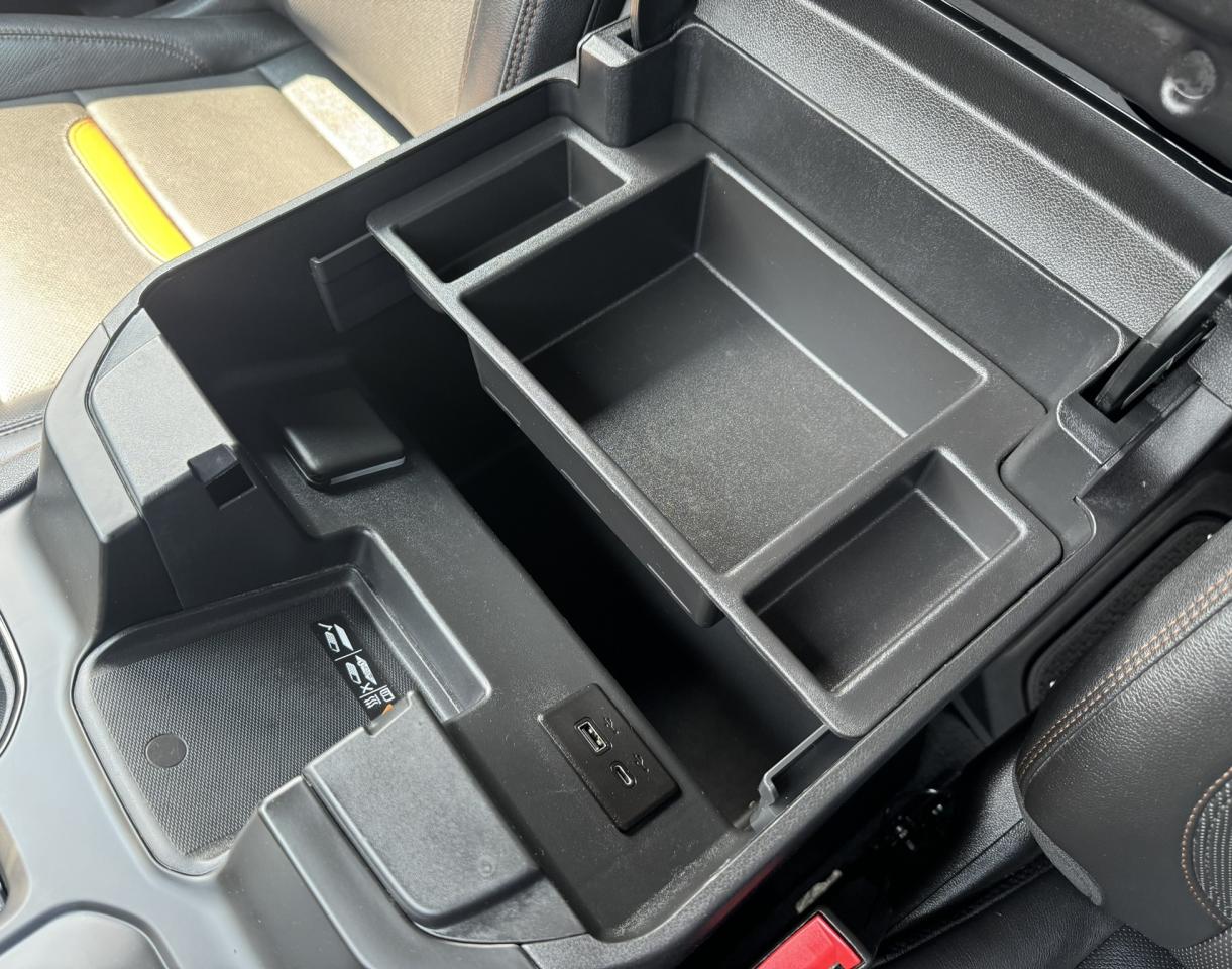 2023 GMC Sierra 1500 4WD Crew Cab 157" AT4 Photo