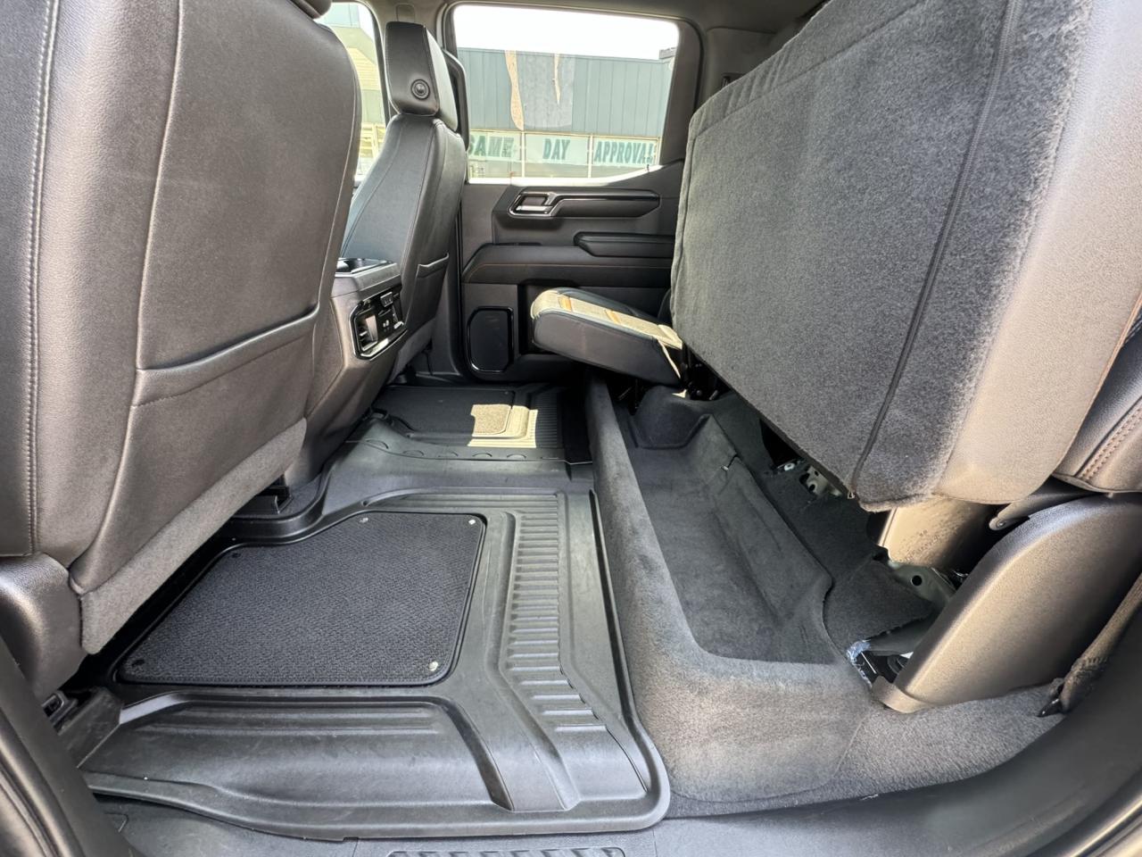 2023 GMC Sierra 1500 4WD Crew Cab 157" AT4 Photo