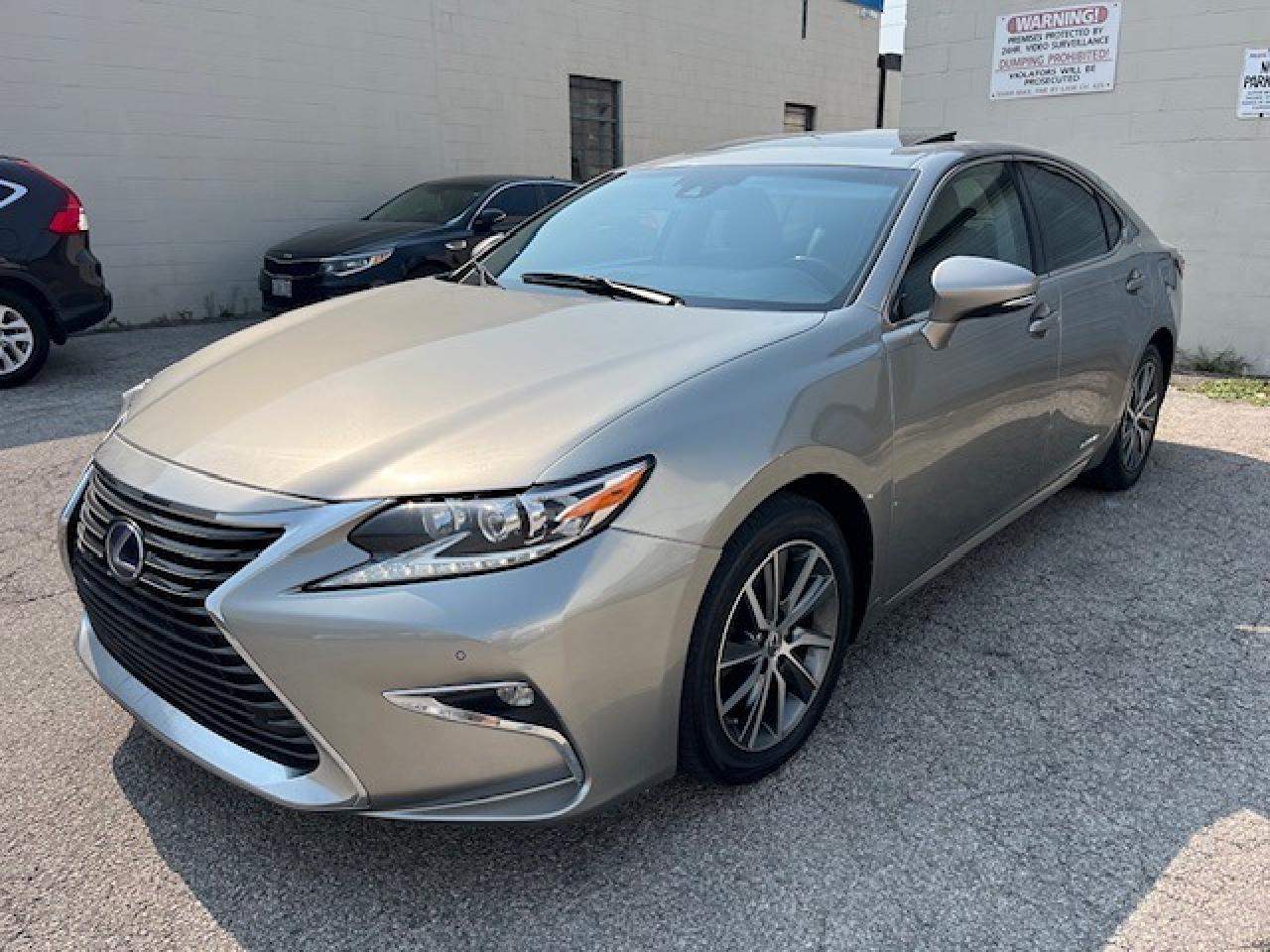 Used 2018 Lexus ES ES 300h for sale in Toronto, ON
