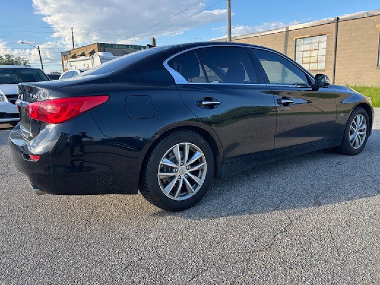 2016 Infiniti Q50 2.0T - Photo #12