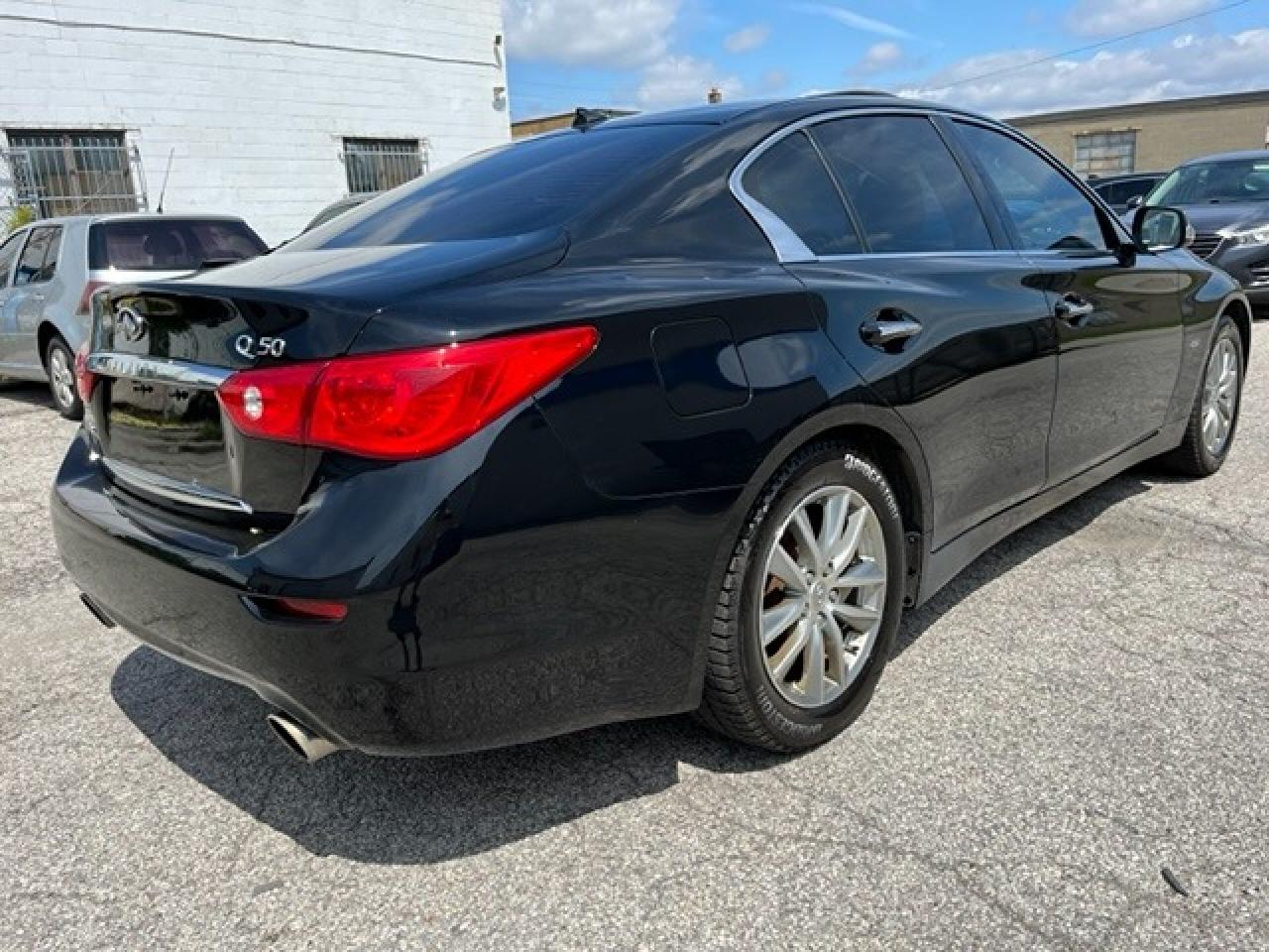2016 Infiniti Q50 2.0T - Photo #3