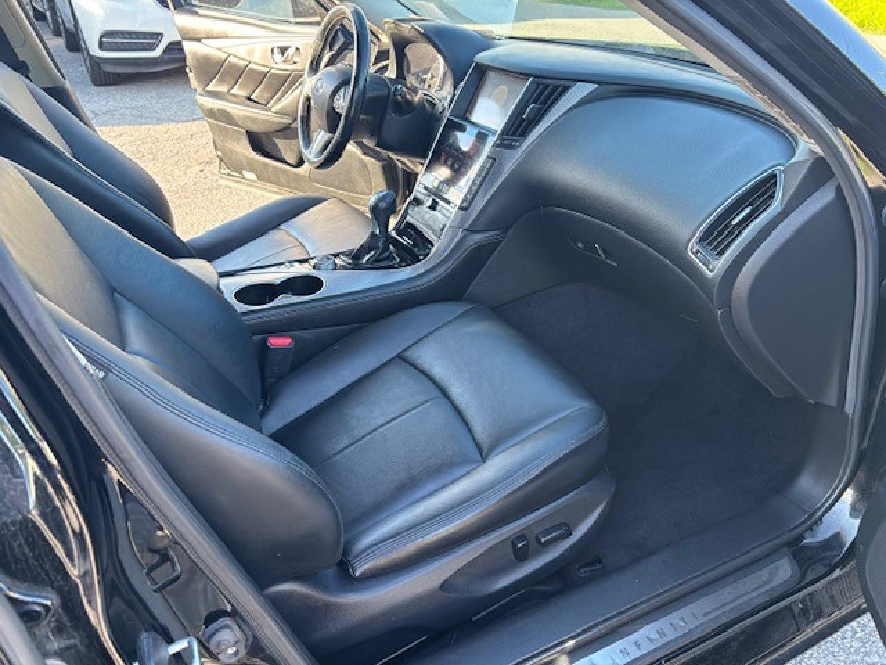 2016 Infiniti Q50 2.0T - Photo #21