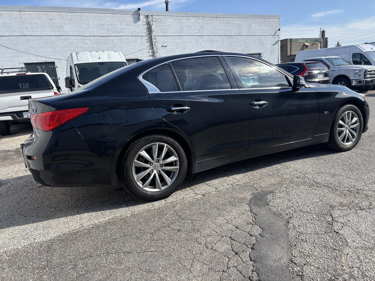 2016 Infiniti Q50 2.0T AWD Photo