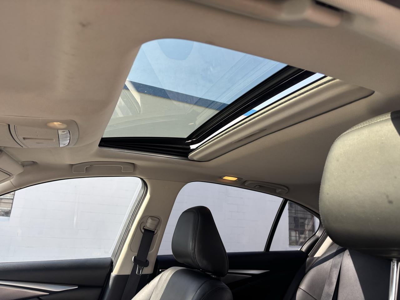 2016 Infiniti Q50 2.0T AWD Photo