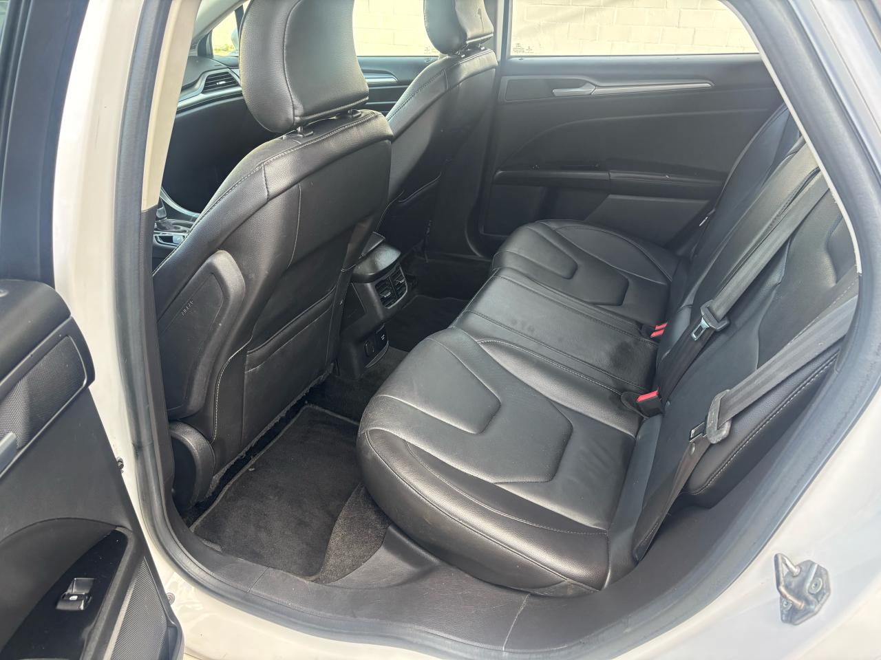 2015 Ford Fusion Titanium AWD - Photo #15