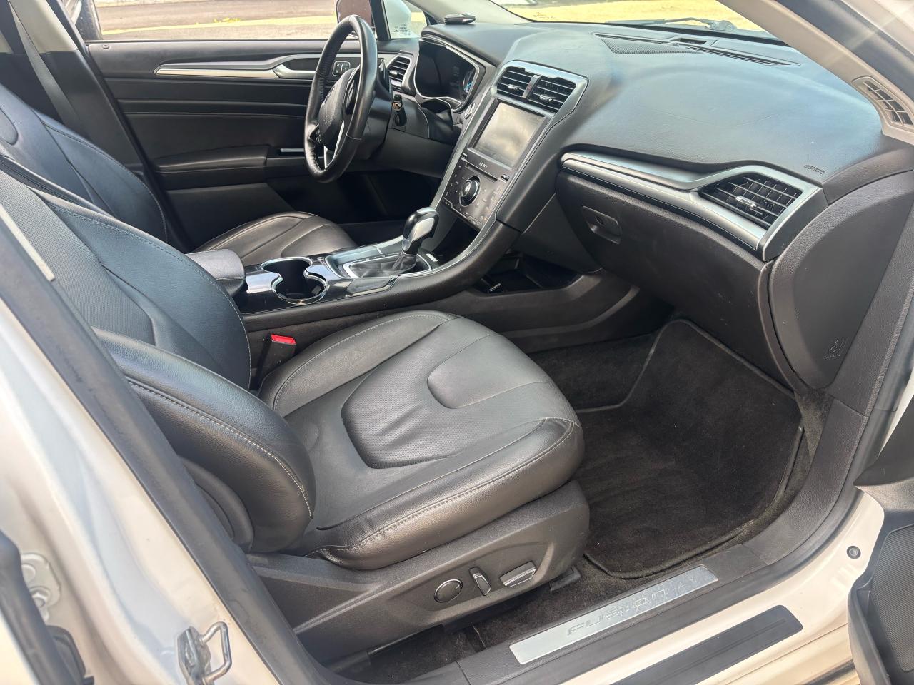 2015 Ford Fusion Titanium AWD - Photo #3