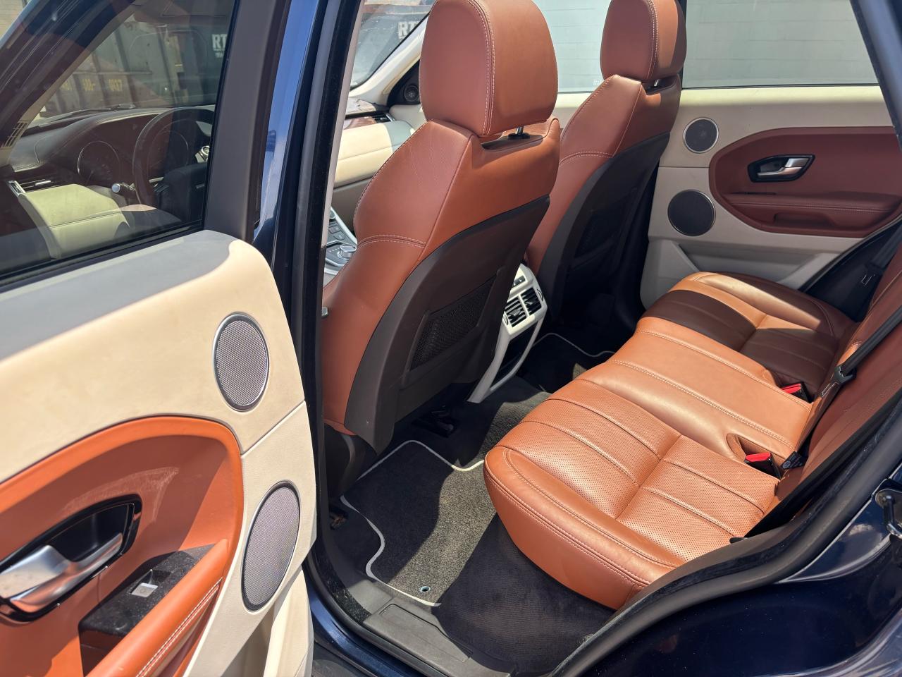 2015 Land Rover Range Rover Evoque Prestige - Photo #2