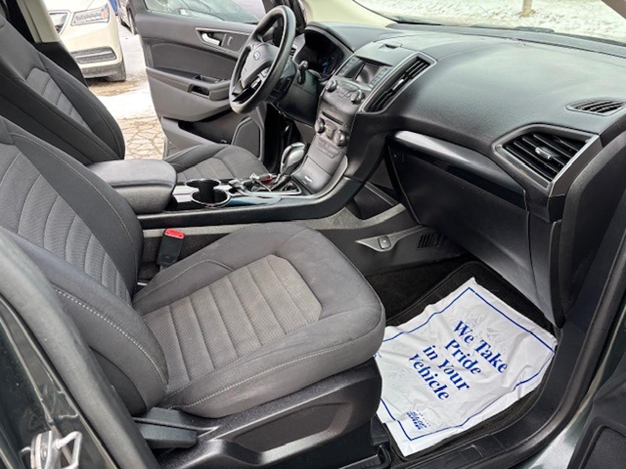 2015 Ford Edge SE - Photo #2
