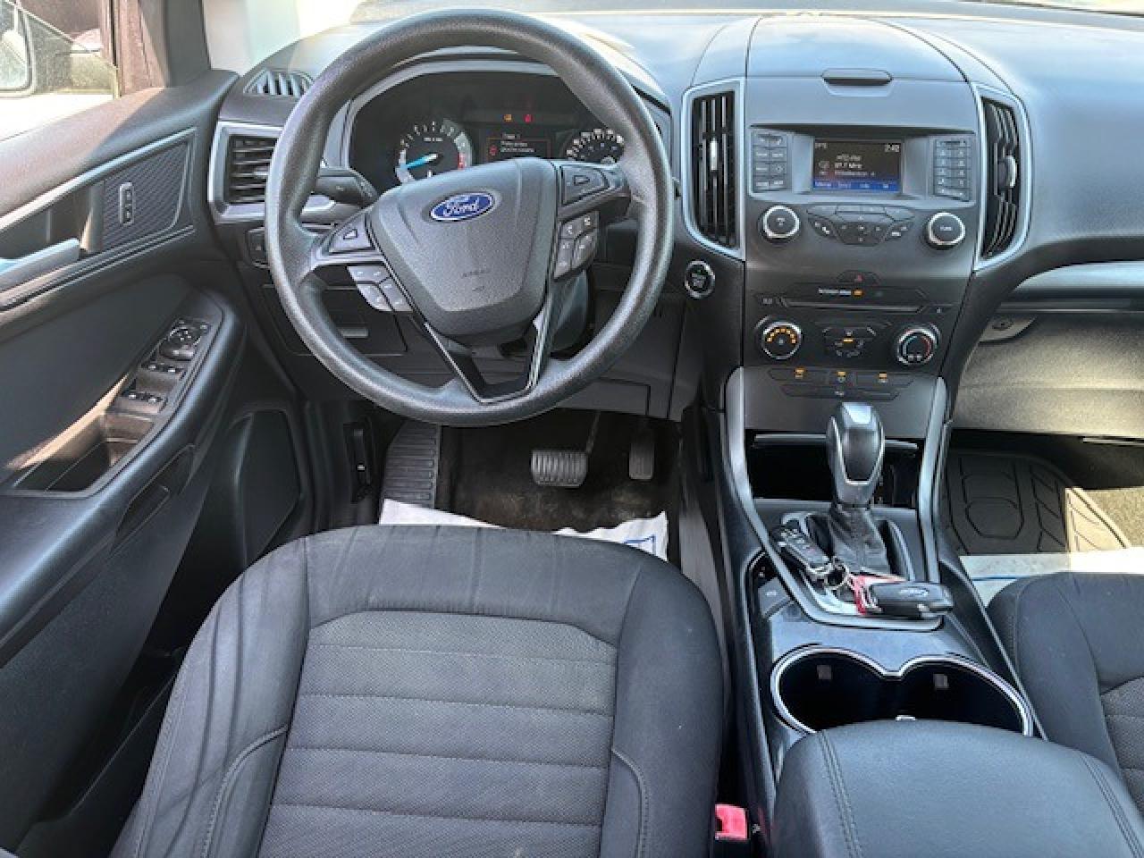 2015 Ford Edge SE - Photo #17