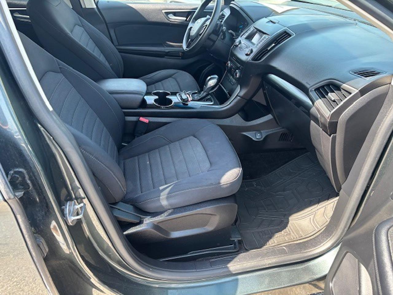 2015 Ford Edge SE - Photo #15