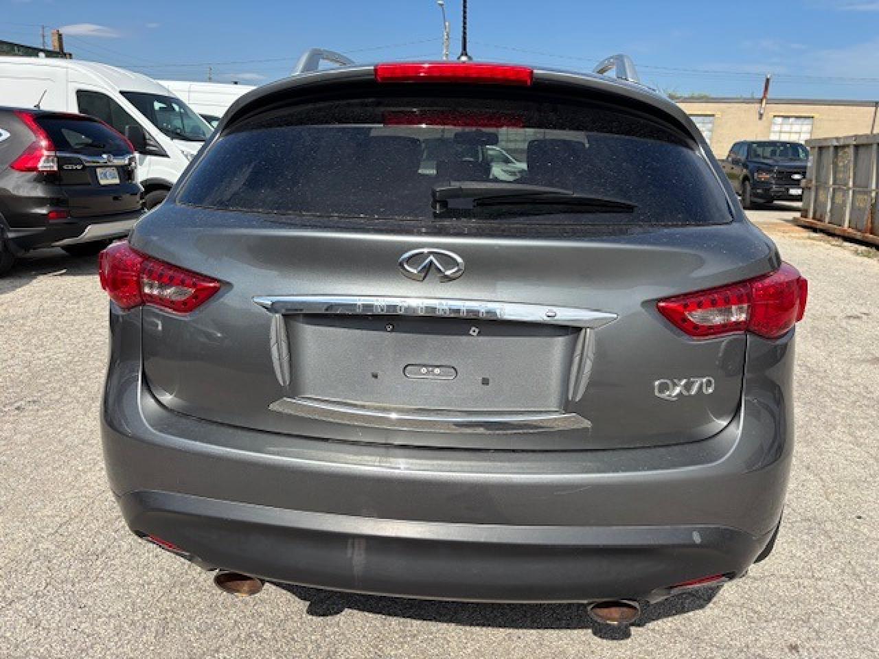 2014 Infiniti QX70 Premium - Photo #7