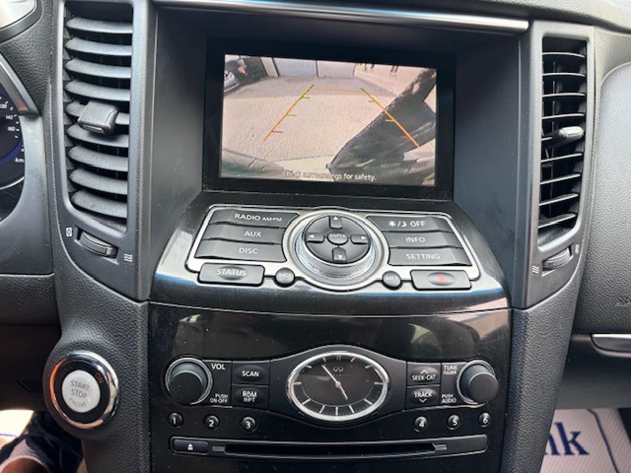 2014 Infiniti QX70 Premium - Photo #19