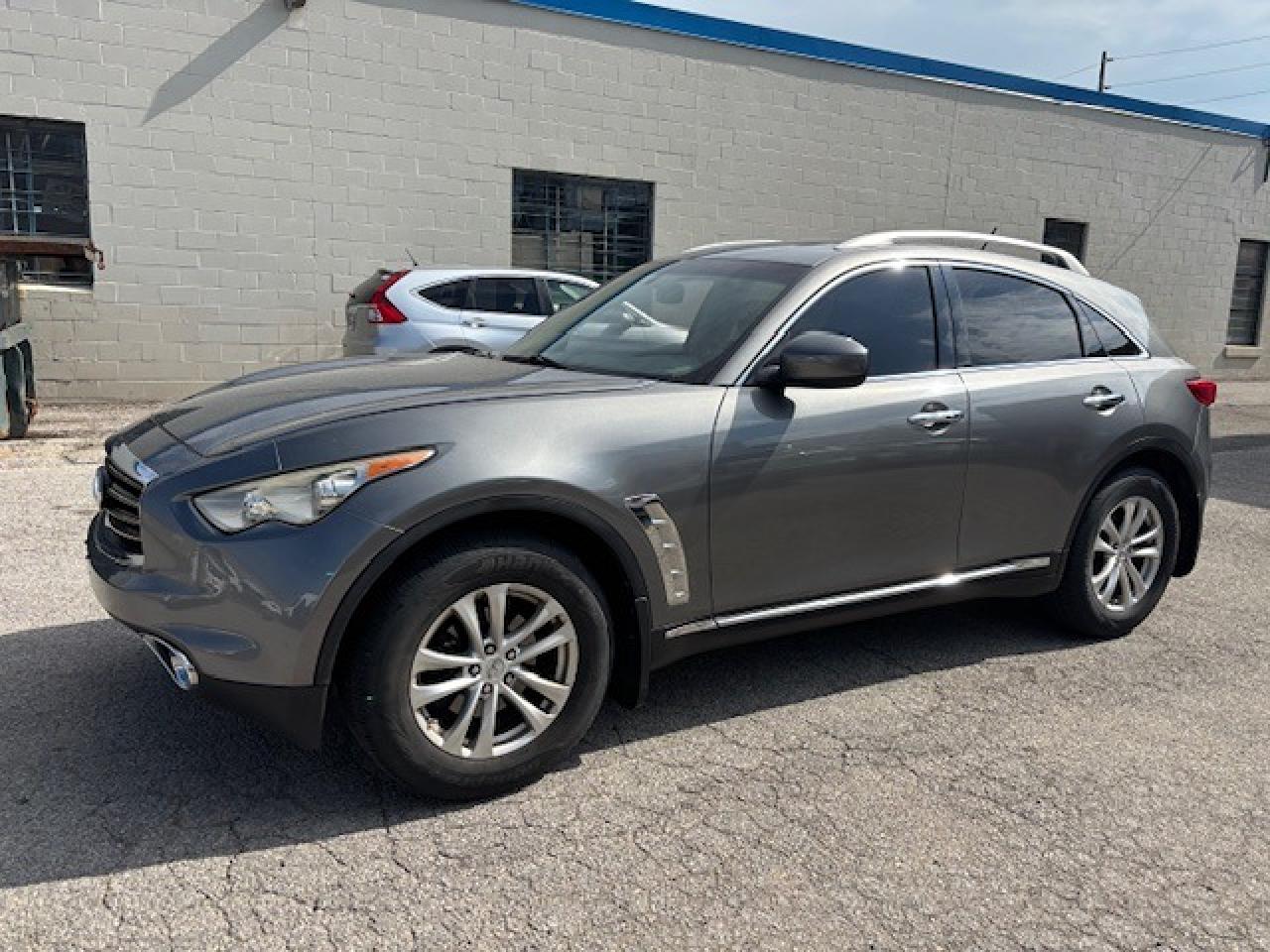2014 Infiniti QX70 Premium - Photo #3