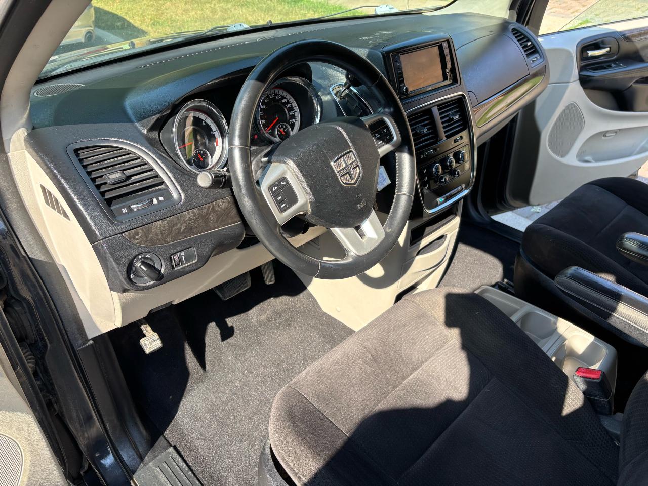 2013 Dodge Grand Caravan SXT - Photo #10