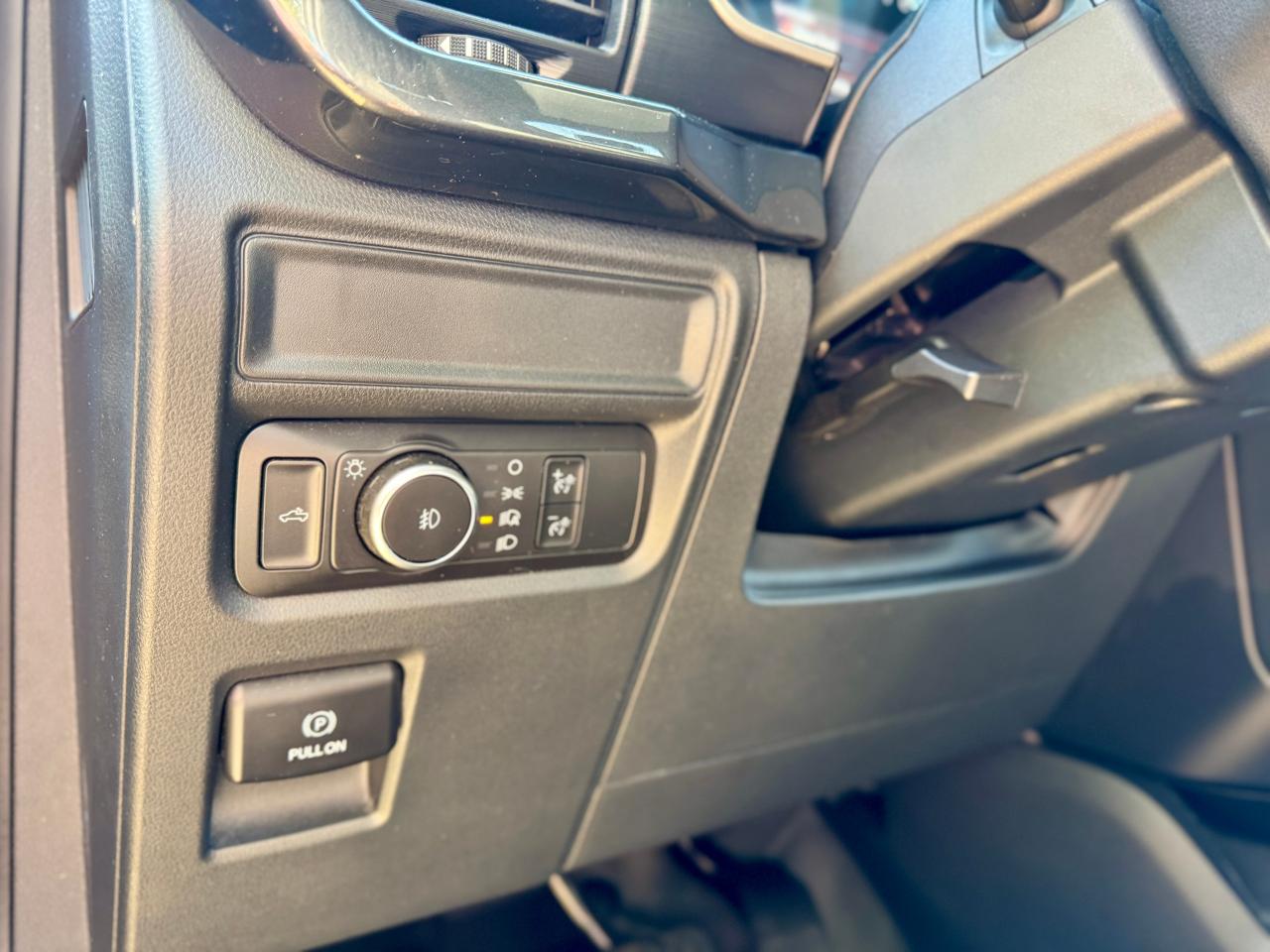 2021 Ford F-150 STX 4WD SuperCrew 5.5' Box - Photo #22