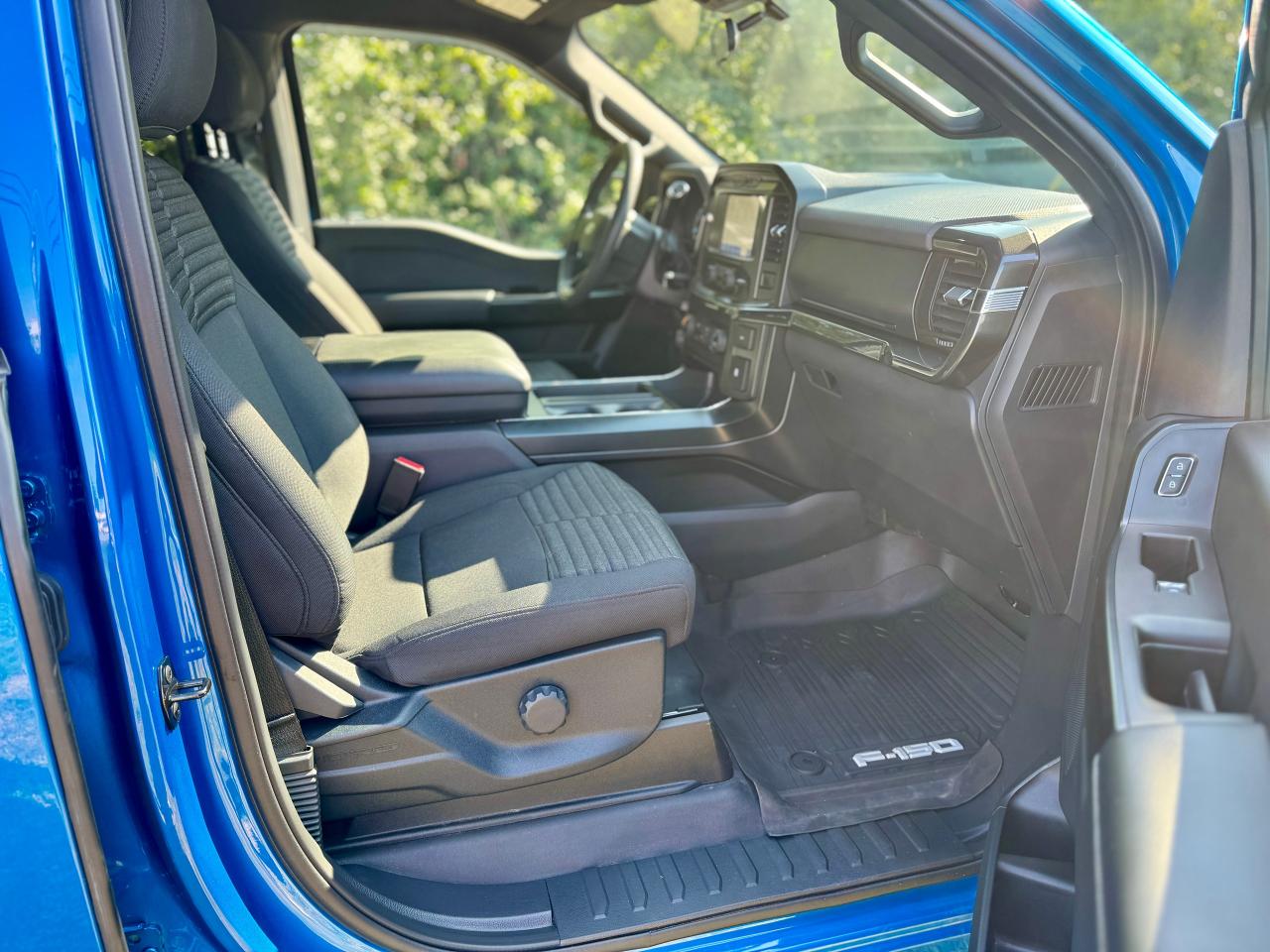 2021 Ford F-150 STX 4WD SuperCrew 5.5' Box - Photo #8