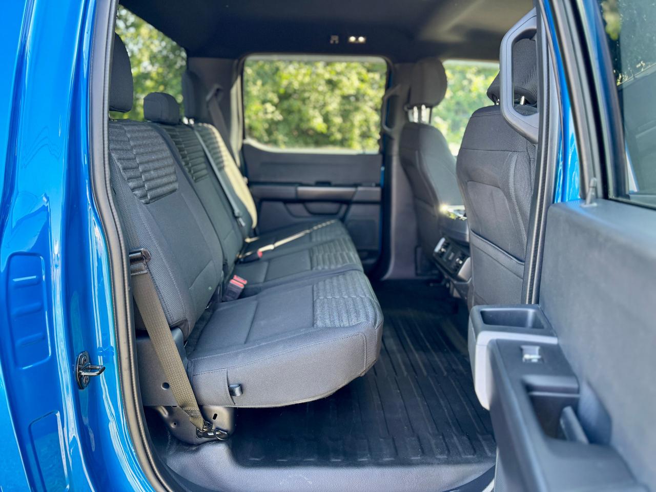 2021 Ford F-150 STX 4WD SuperCrew 5.5' Box - Photo #12