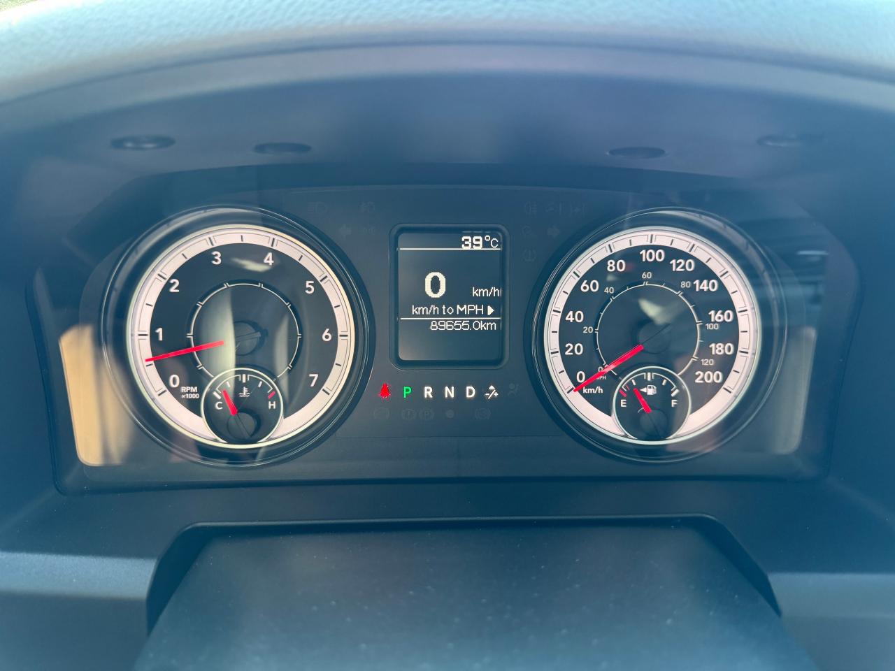 2019 RAM 1500 Classic EXPRESS 4X4 CREW CAB 5'7" BOX - Photo #8