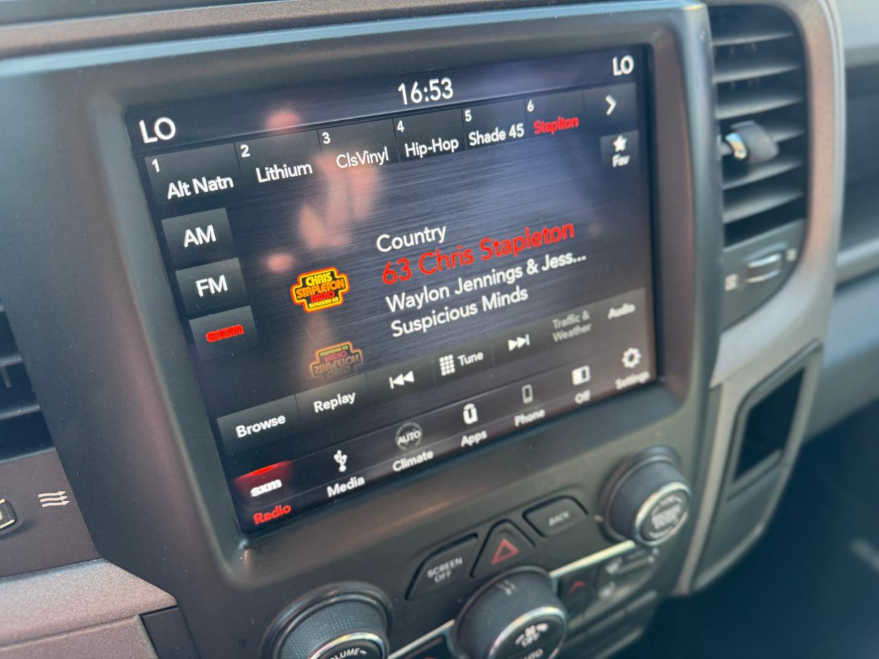 2019 RAM 1500 Classic EXPRESS 4X4 CREW CAB 5'7" BOX - Photo #15