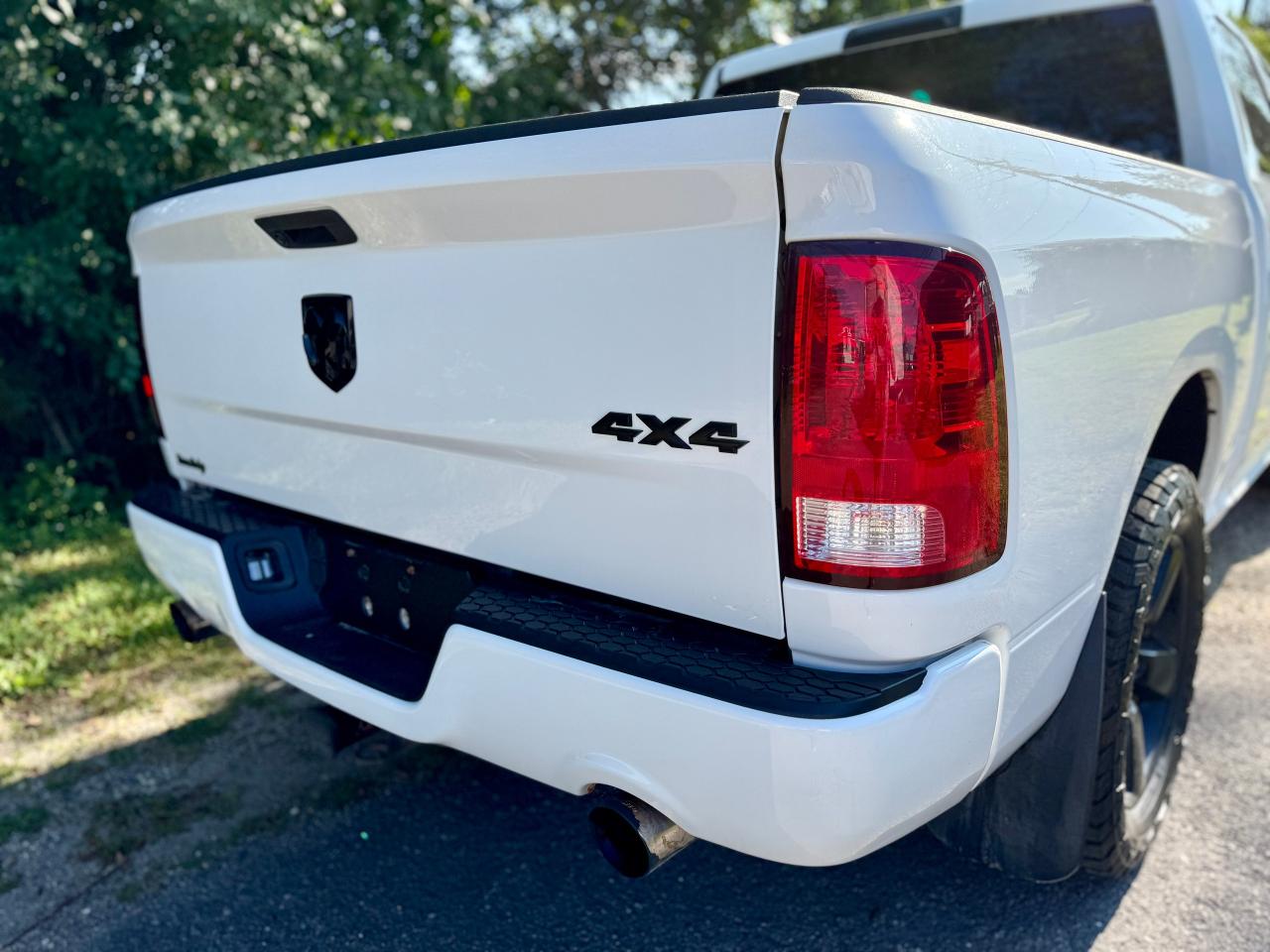 2019 RAM 1500 Classic EXPRESS 4X4 CREW CAB 5'7" BOX - Photo #26