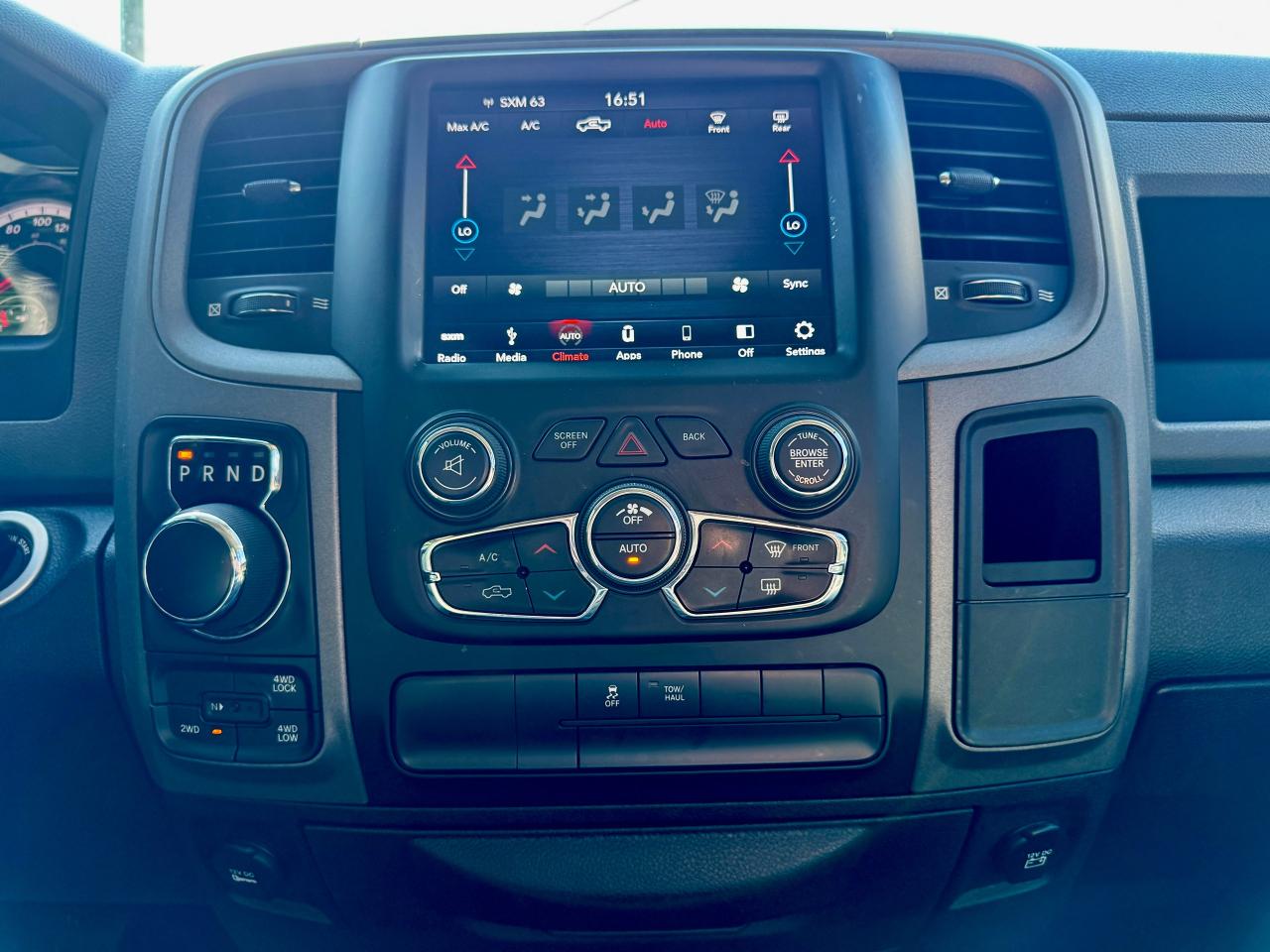 2019 RAM 1500 Classic EXPRESS 4X4 CREW CAB 5'7" BOX - Photo #14