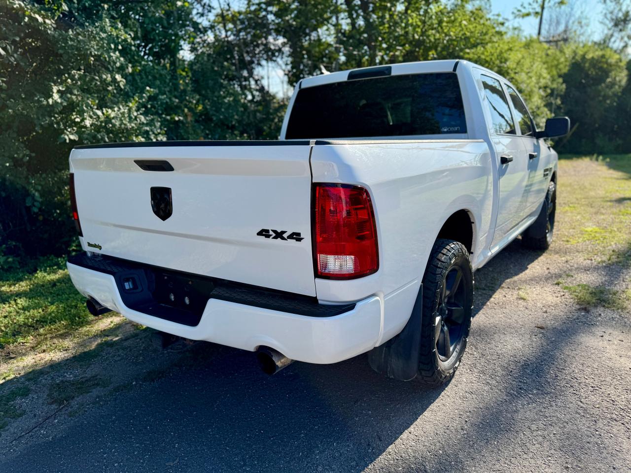 2019 RAM 1500 Classic EXPRESS 4X4 CREW CAB 5'7" BOX - Photo #25