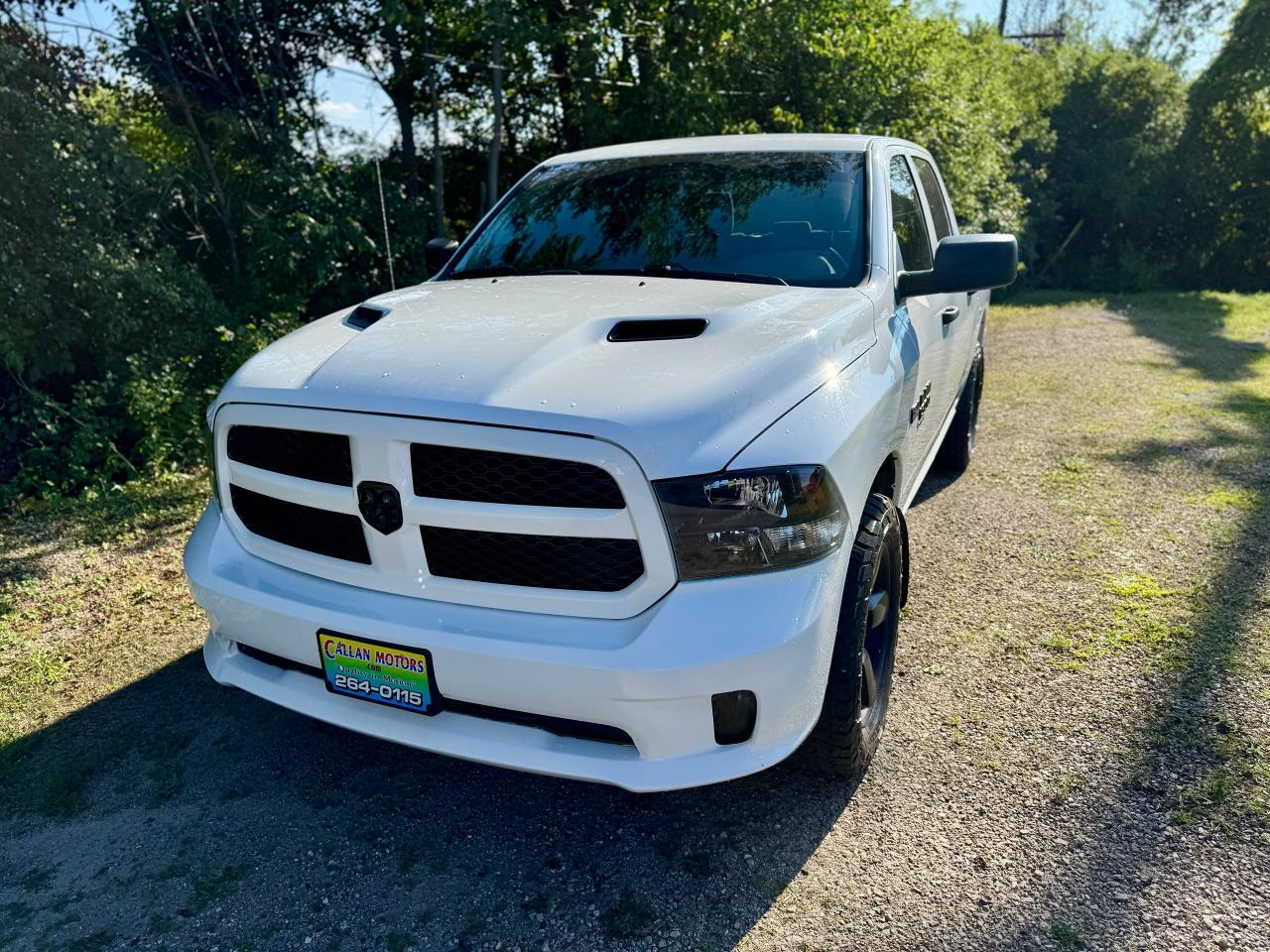 2019 RAM 1500 Classic EXPRESS 4X4 CREW CAB 5'7" BOX - Photo #33
