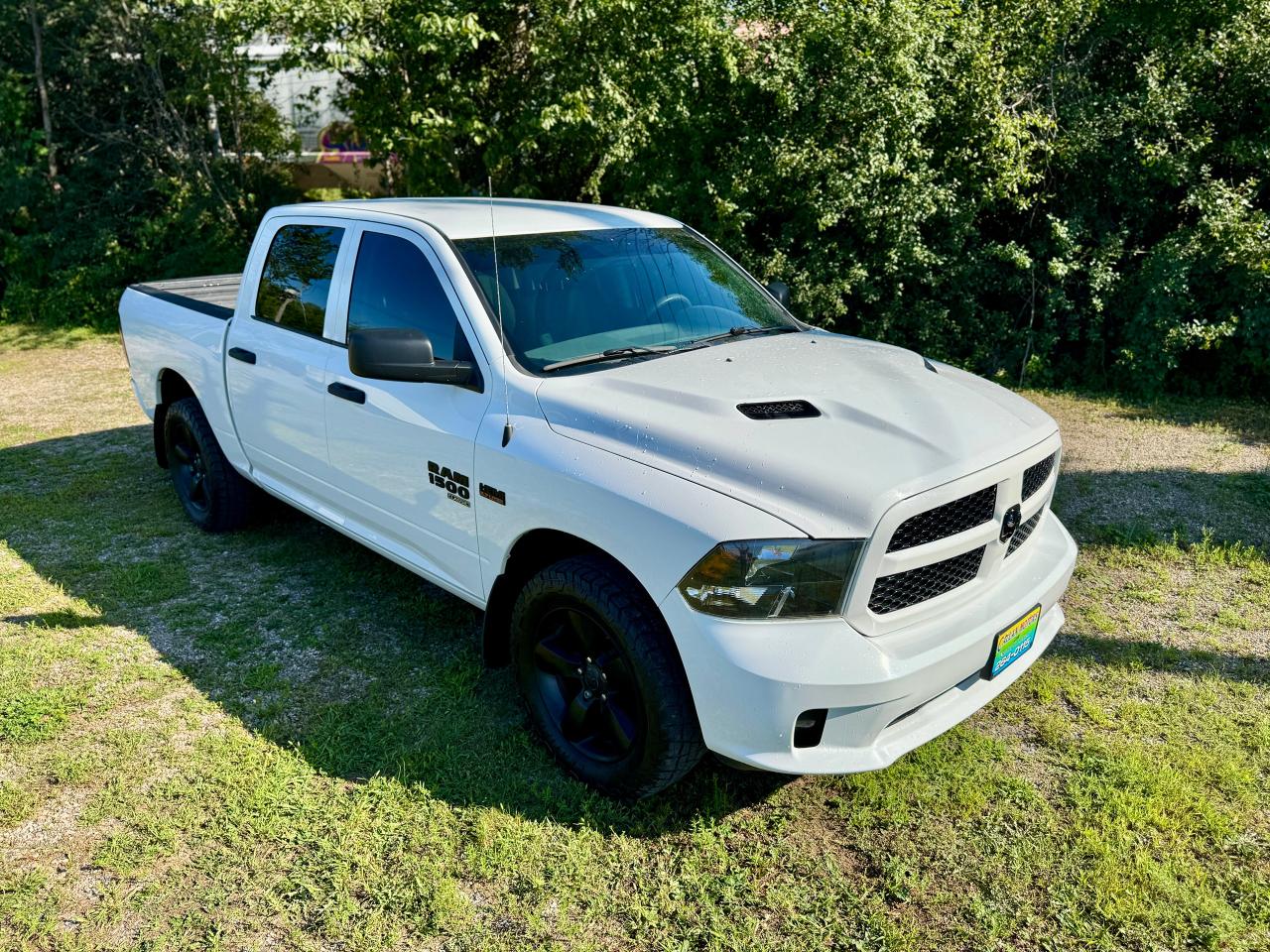 2019 RAM 1500 Classic EXPRESS 4X4 CREW CAB 5'7" BOX Photo3