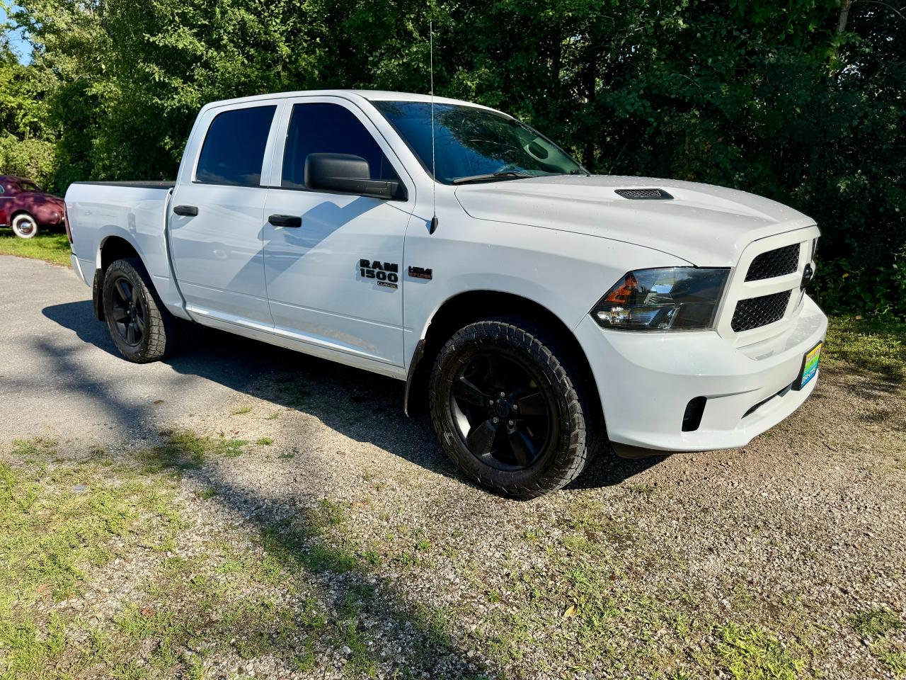 2019 RAM 1500 Classic EXPRESS 4X4 CREW CAB 5'7" BOX - Photo #22