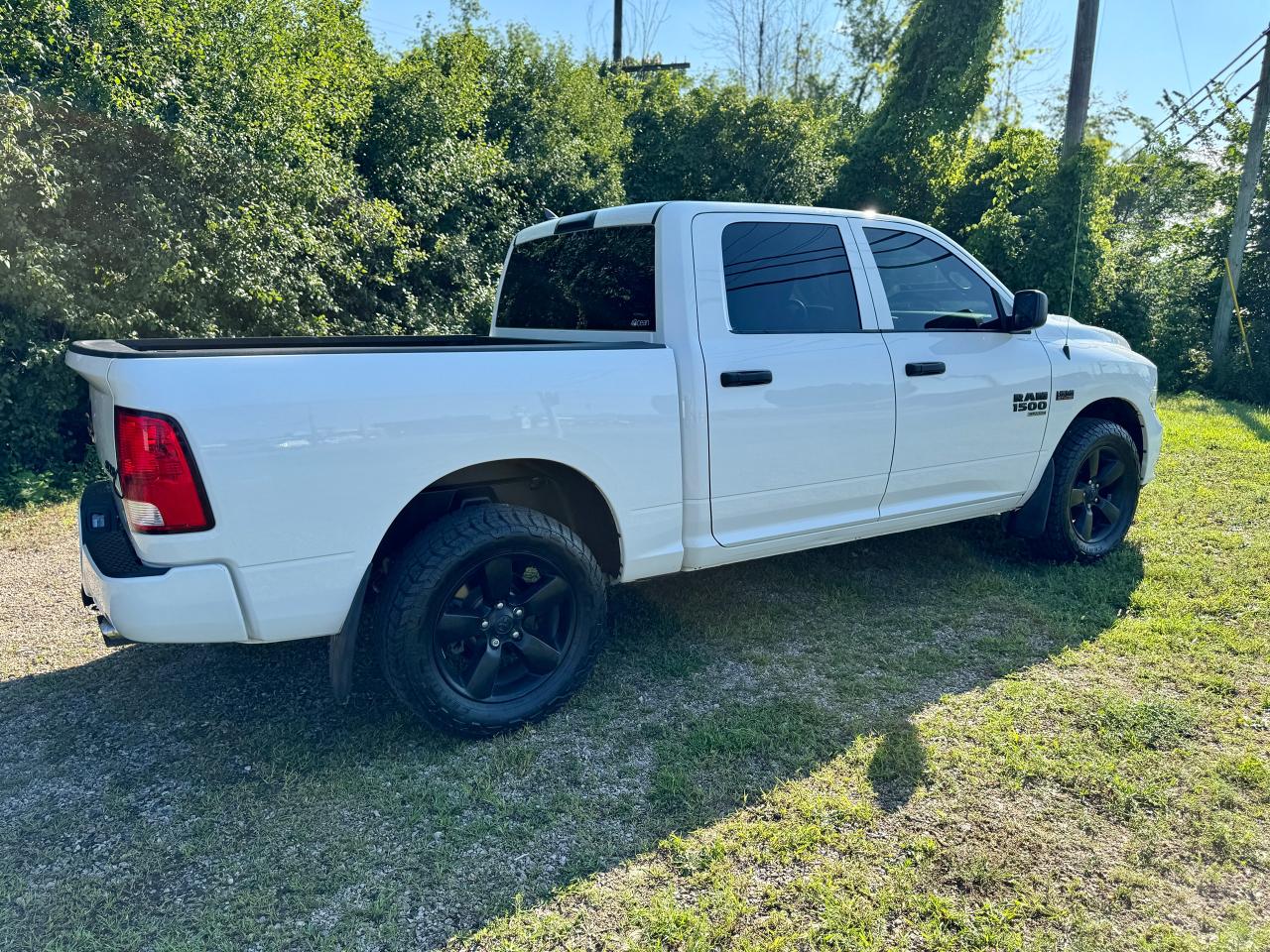2019 RAM 1500 Classic EXPRESS 4X4 CREW CAB 5'7" BOX - Photo #7