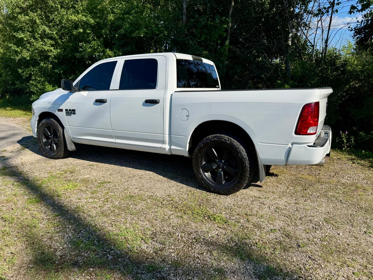 2019 RAM 1500 Classic EXPRESS 4X4 CREW CAB 5'7" BOX - Photo #29