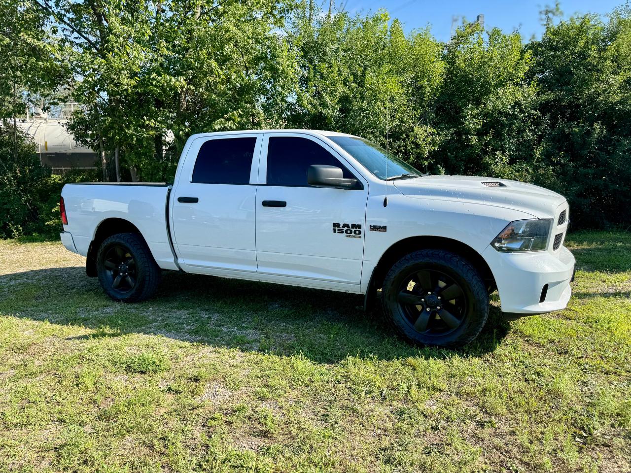 2019 RAM 1500 Classic EXPRESS 4X4 CREW CAB 5'7" BOX Photo4