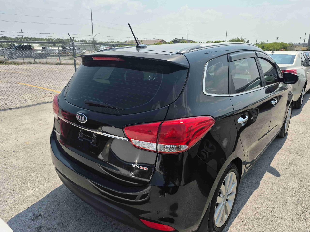 2014 Kia Rondo  - Photo #4