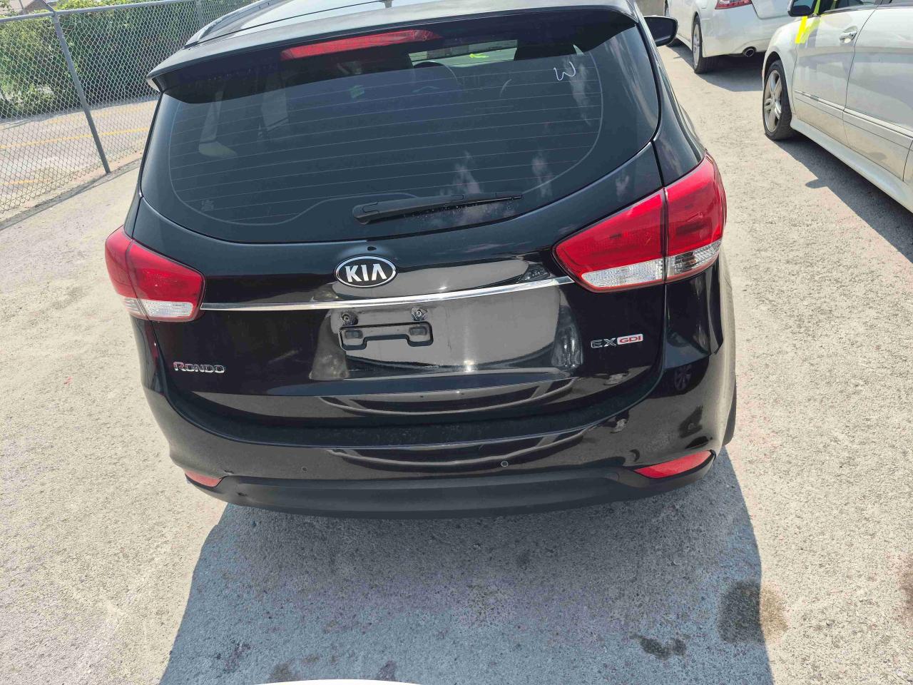 2014 Kia Rondo  - Photo #5