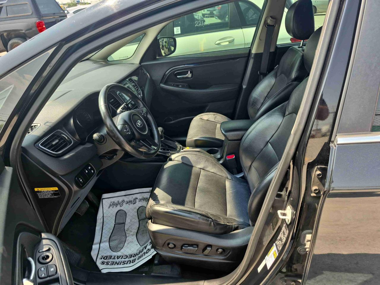 2014 Kia Rondo  - Photo #8