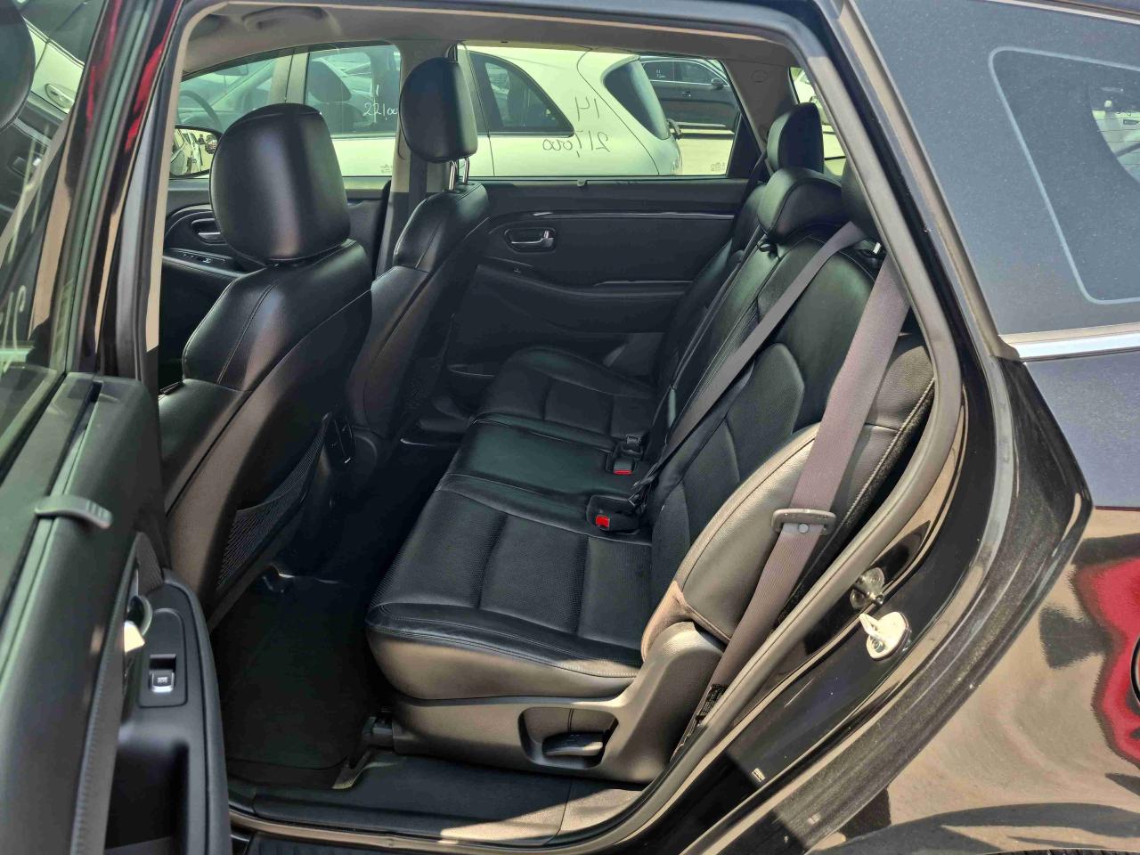 2014 Kia Rondo  - Photo #12