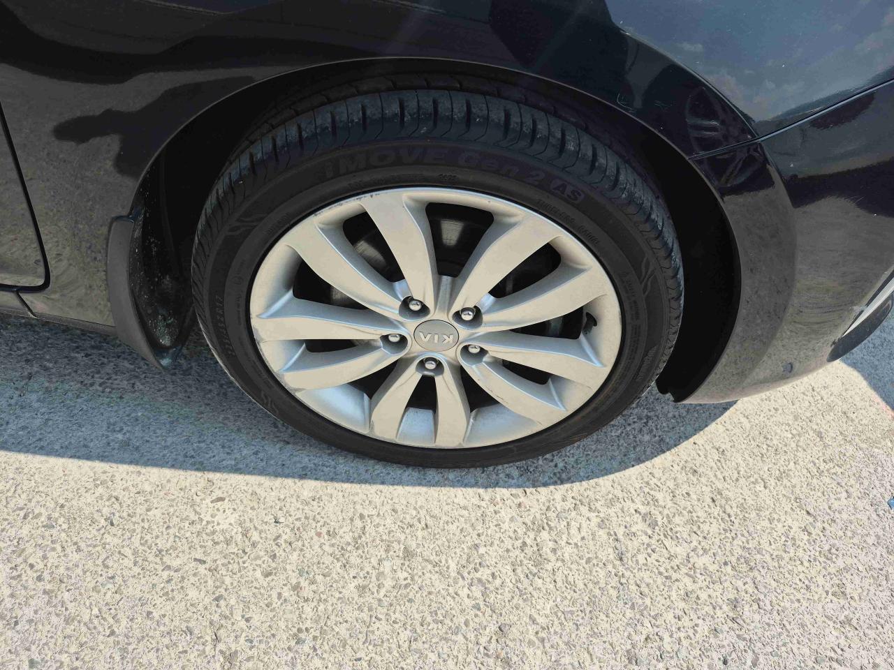 2014 Kia Rondo  - Photo #14
