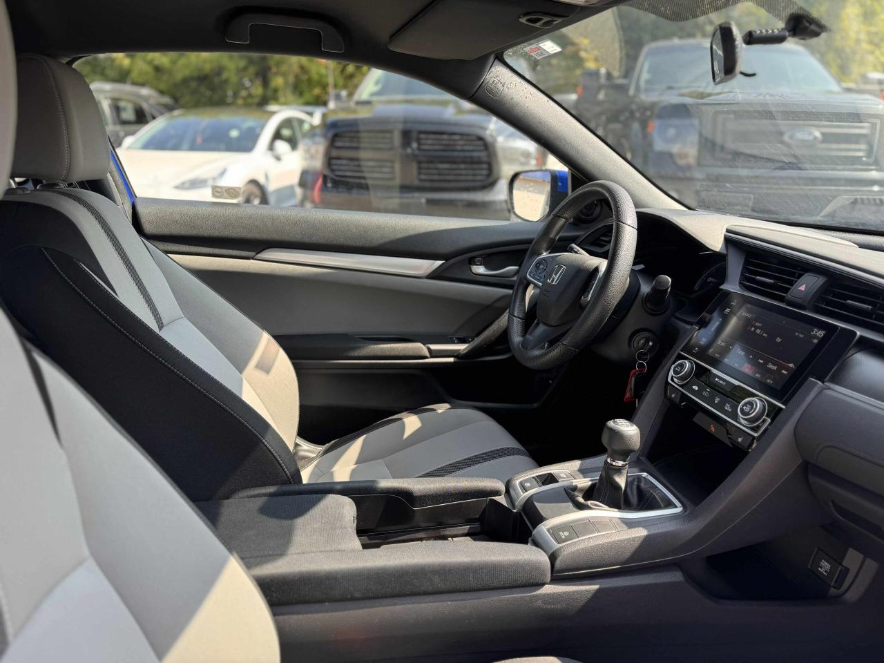 2017 Honda Civic 2dr Man LX - Photo #9