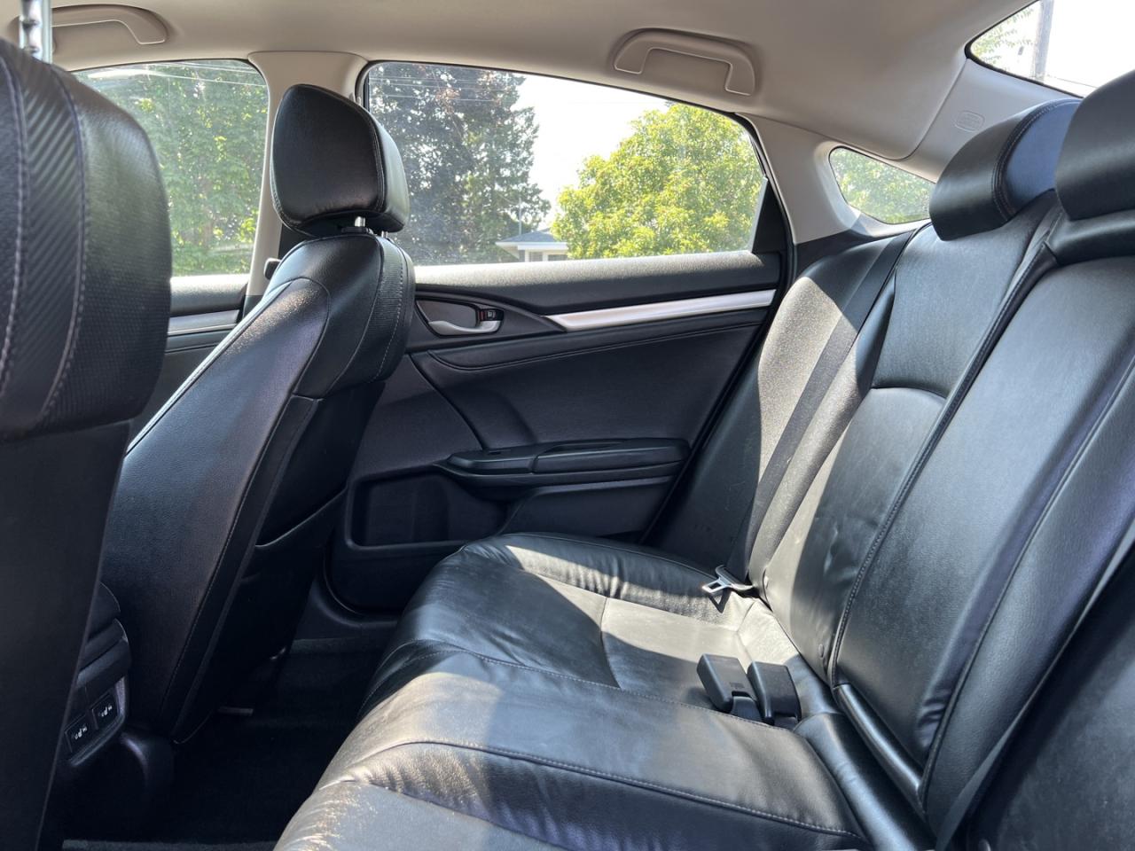 2018 Honda Civic Touring Sedan CVT - Photo #12
