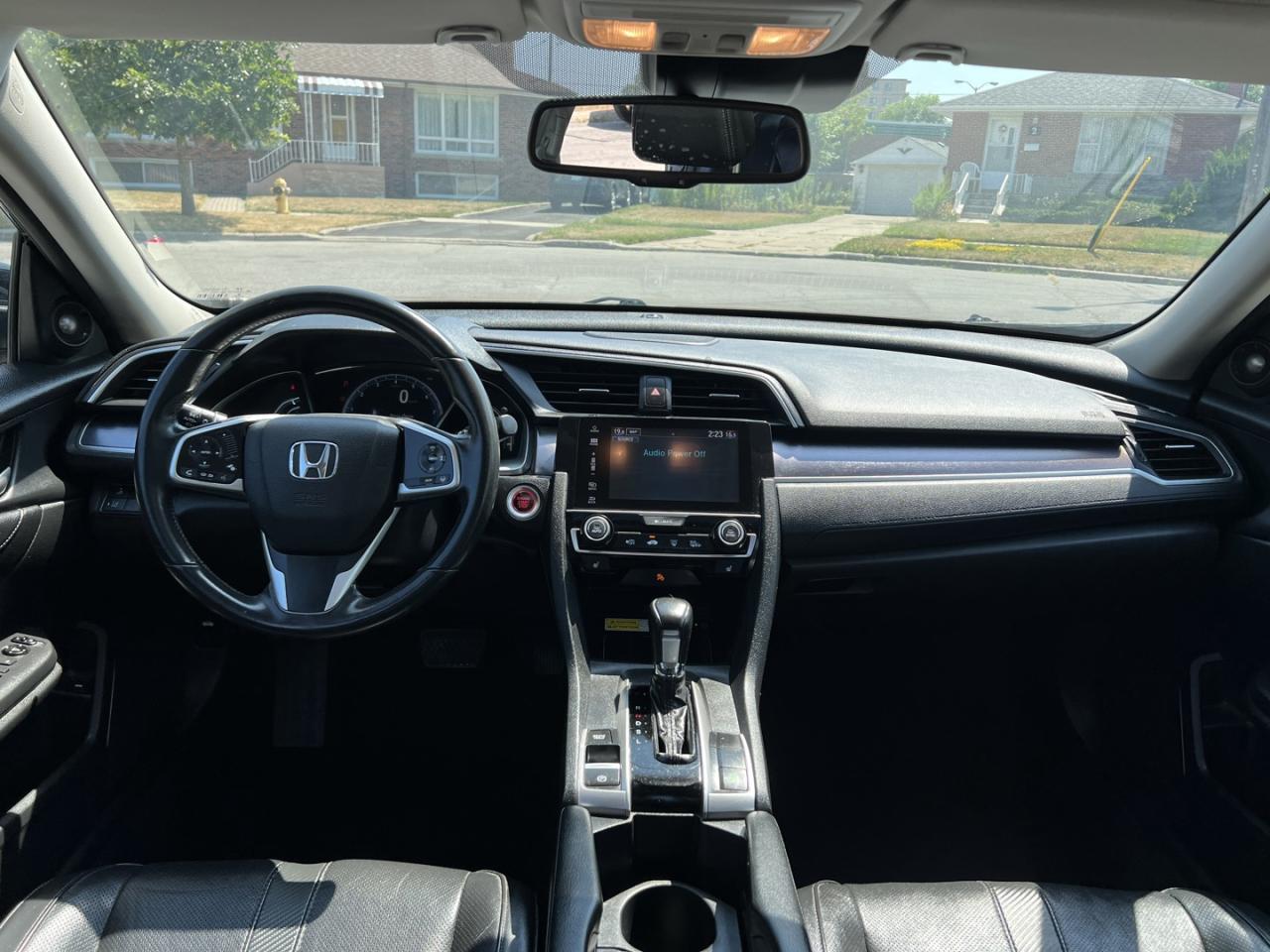 2018 Honda Civic Touring Sedan CVT - Photo #14