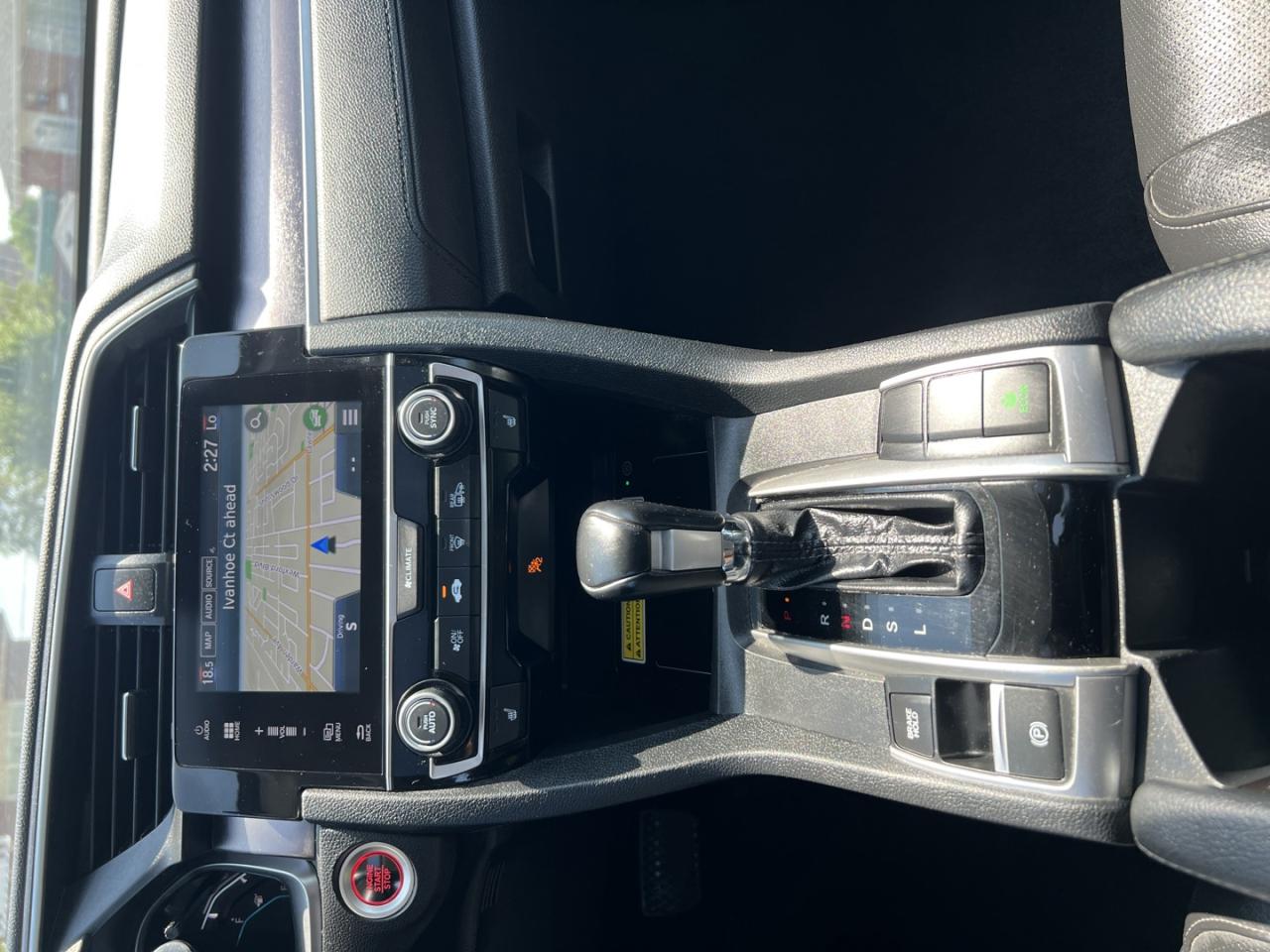 2018 Honda Civic Touring Sedan CVT - Photo #24