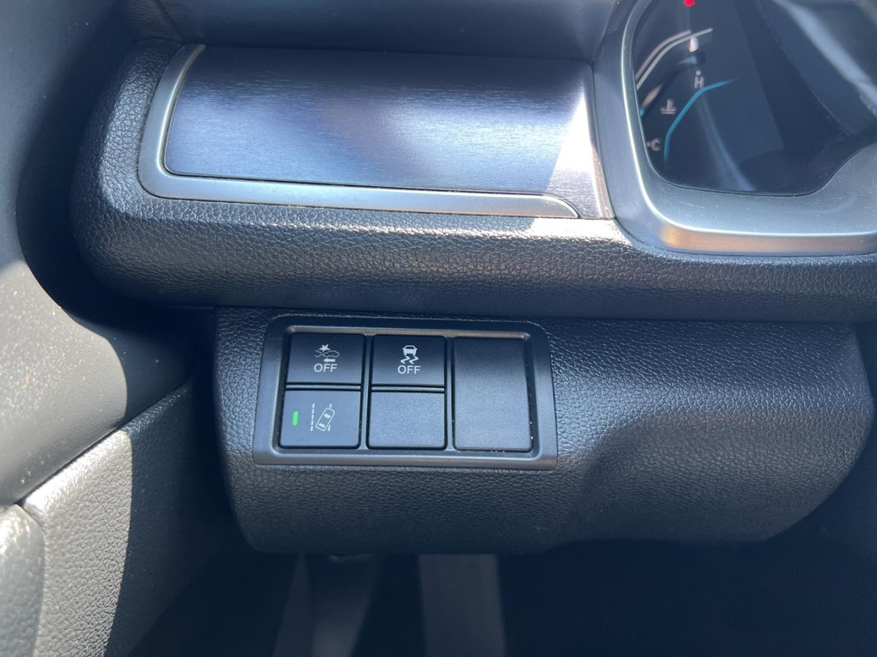 2018 Honda Civic Touring Sedan CVT - Photo #26