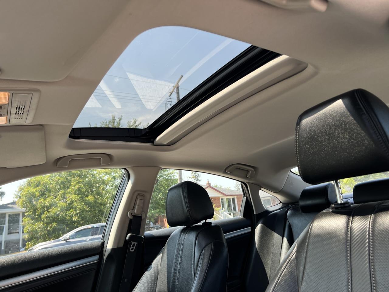 2018 Honda Civic Touring Sedan CVT - Photo #28