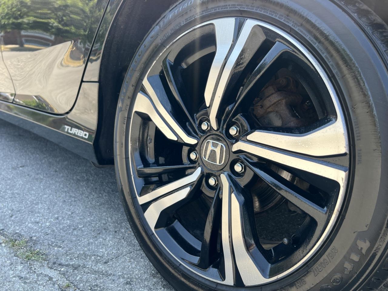 2018 Honda Civic Touring Sedan CVT - Photo #29