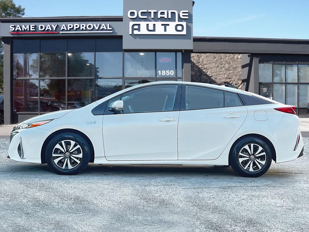 2018 Toyota Prius Prime Auto - Photo #3